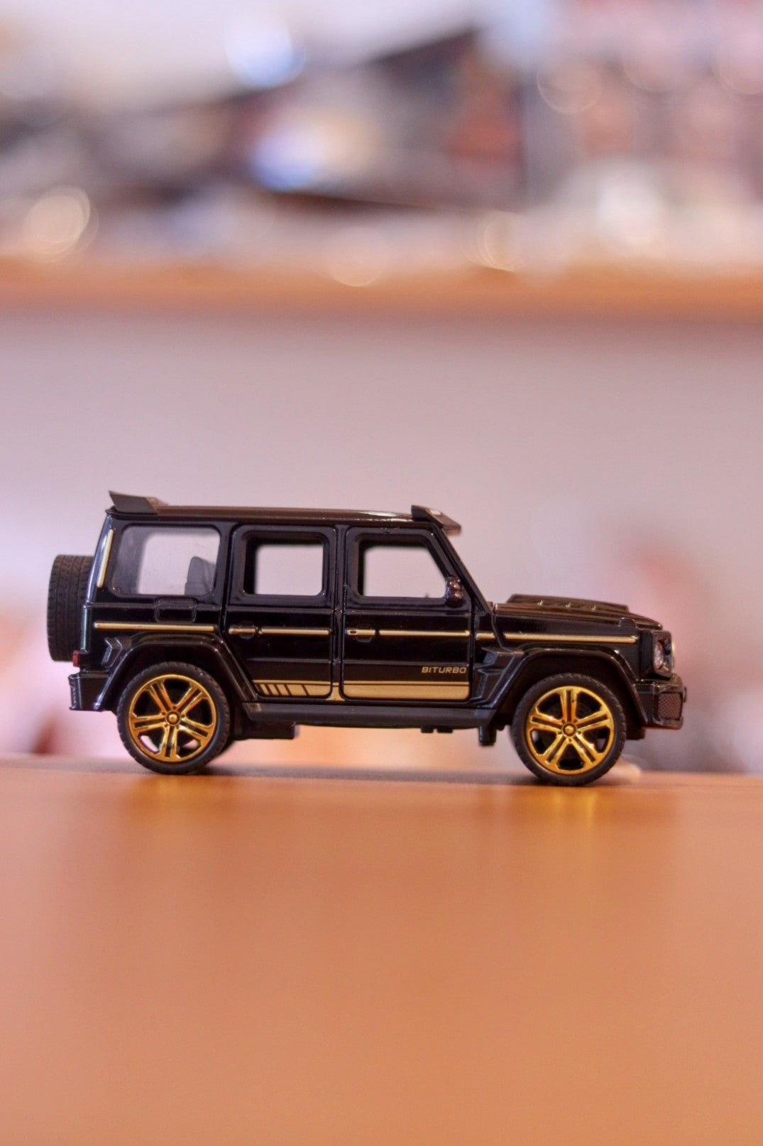 Mercedes-Benz G800 Simulation Alloy Car - 1:32 Scale Diecast Model with Light & Sound, Openable Doors & Pull Back Action | Onebest
