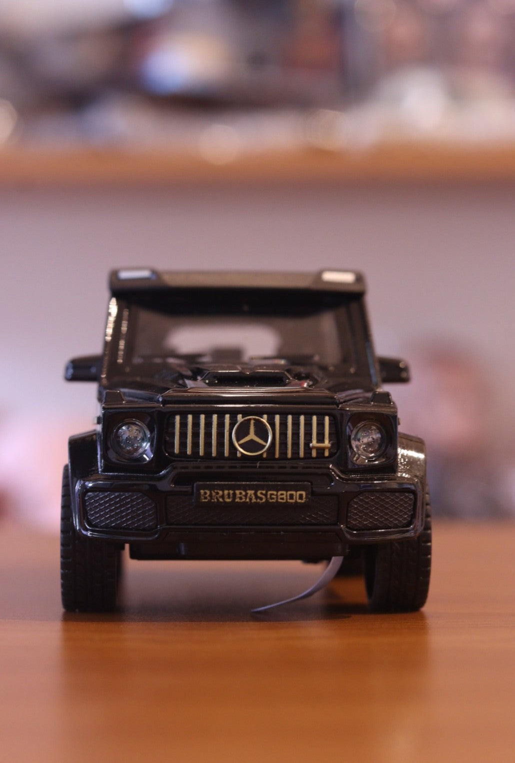 Mercedes-Benz G800 Simulation Alloy Car - 1:32 Scale Diecast Model with Light & Sound, Openable Doors & Pull Back Action | Onebest