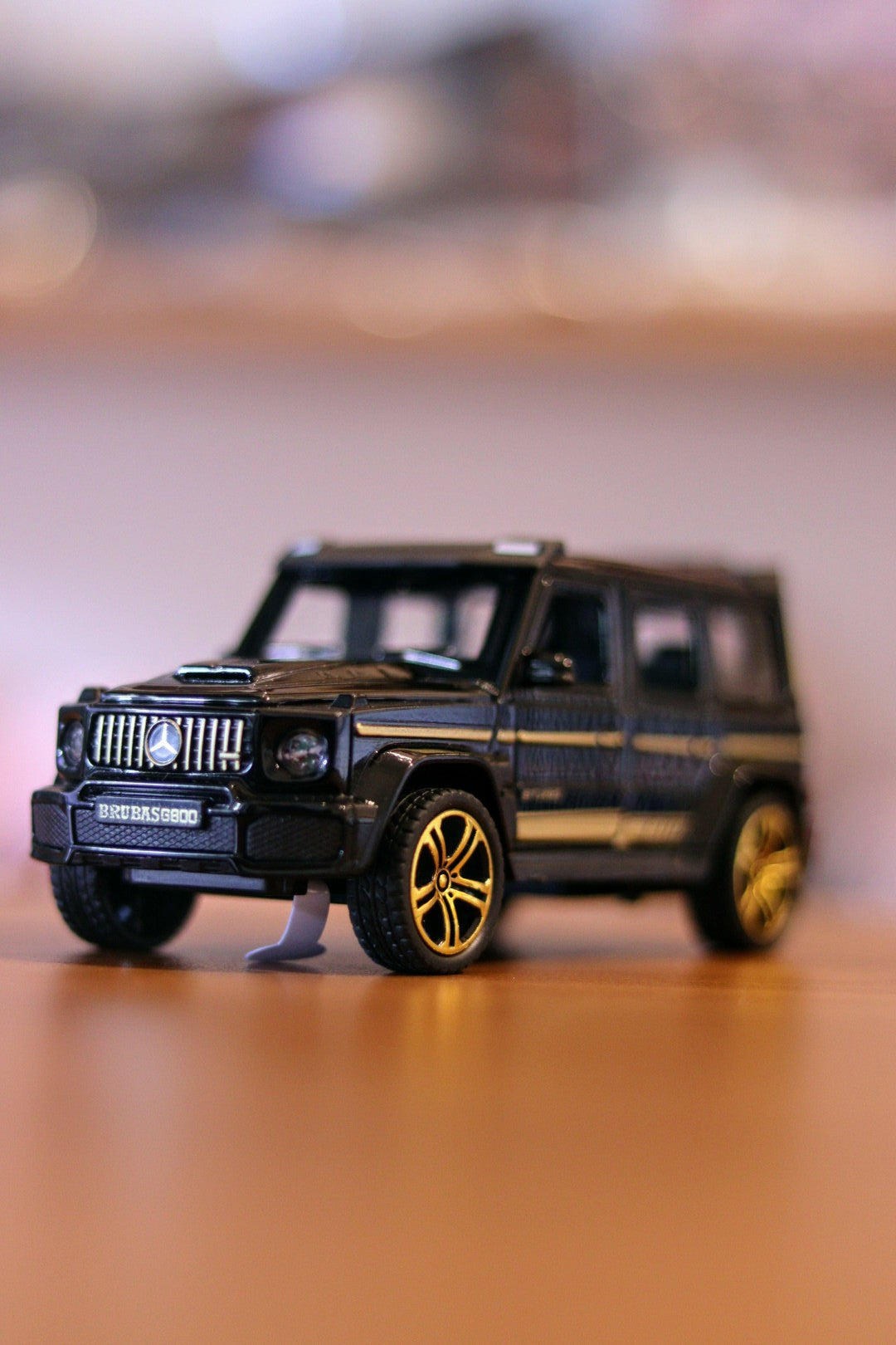 Mercedes-Benz G800 Simulation Alloy Car - 1:32 Scale Diecast Model with Light & Sound, Openable Doors & Pull Back Action | Onebest