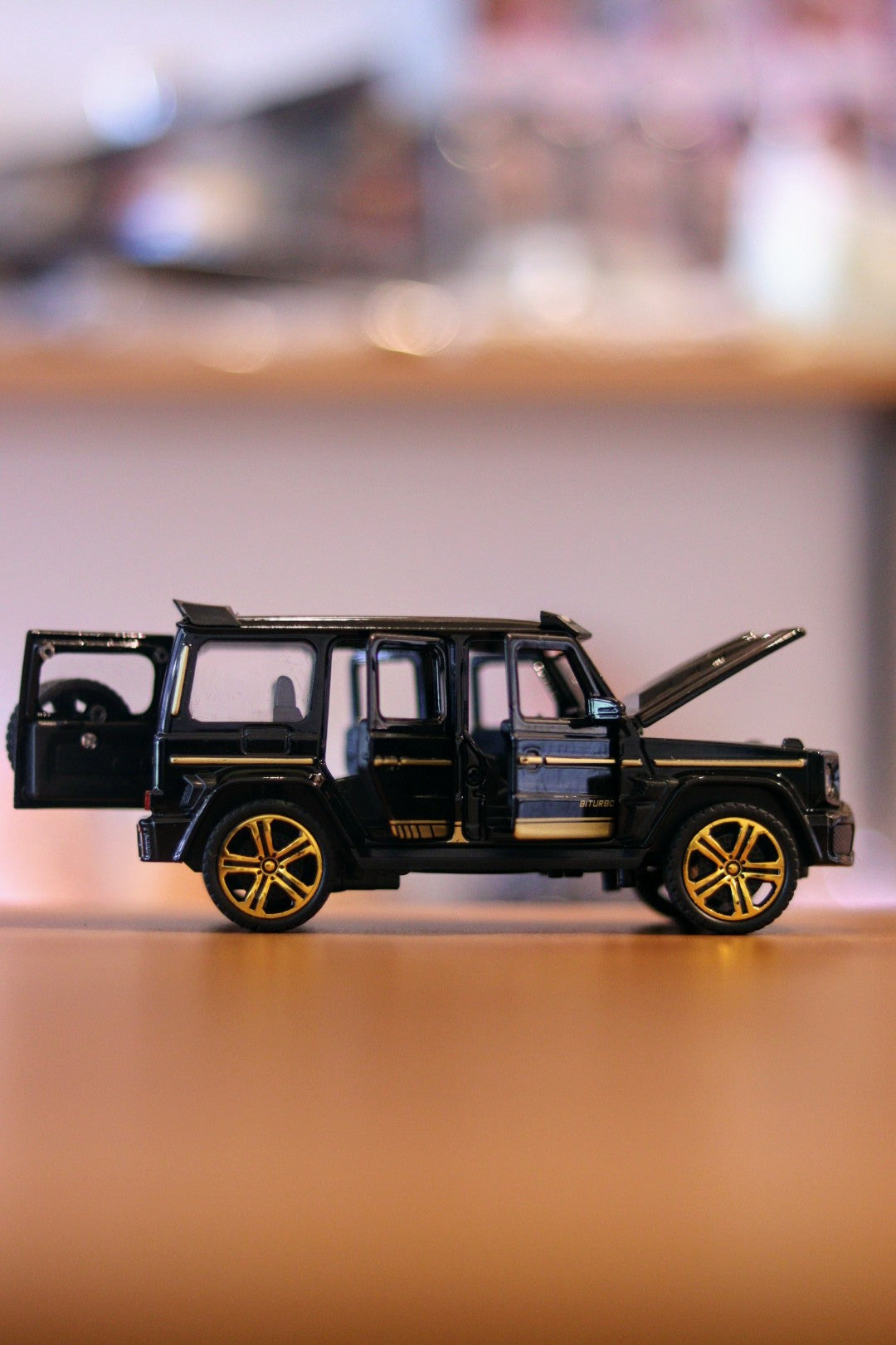 Mercedes-Benz G800 Simulation Alloy Car - 1:32 Scale Diecast Model with Light & Sound, Openable Doors & Pull Back Action | Onebest
