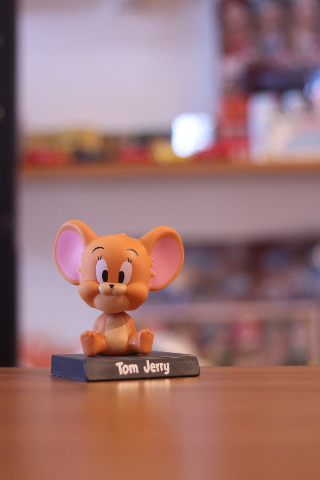 Jerry Bobblehead - Cute Tom and Jerry Wobble Head Collectible Toy | Cartoon Character Desk Decor for Kids & Fans | Onebest