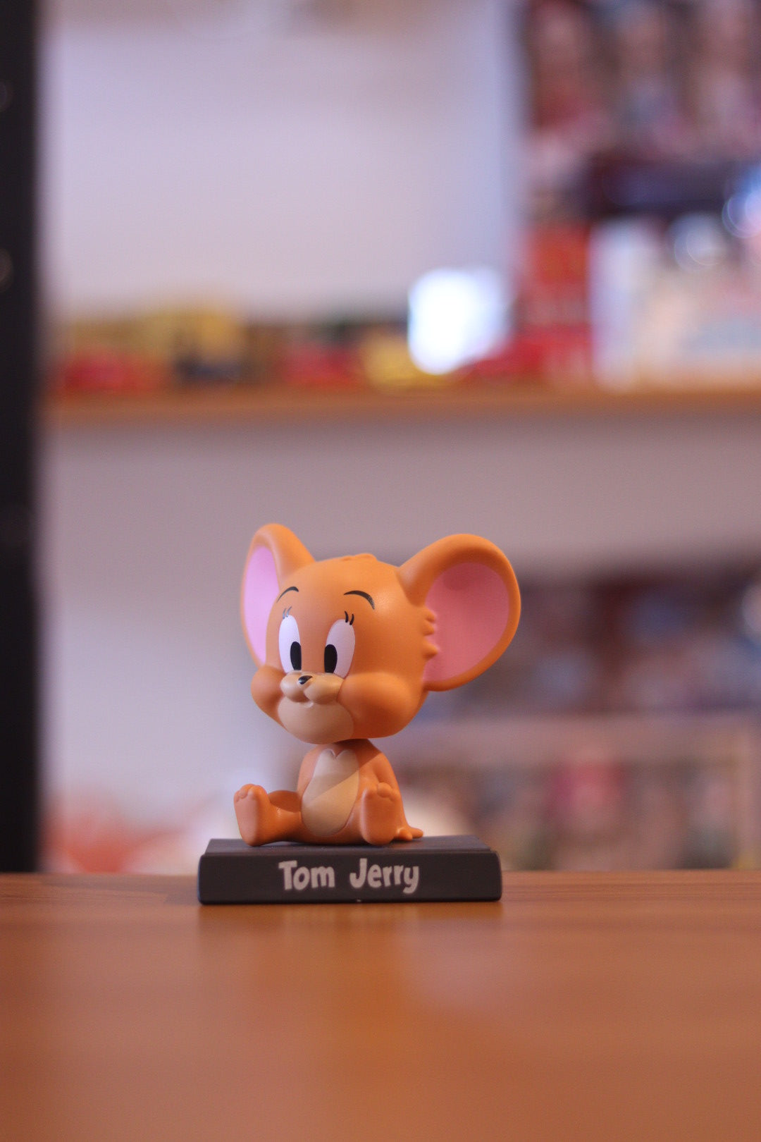 Jerry Bobblehead - Cute Tom and Jerry Wobble Head Collectible Toy | Cartoon Character Desk Decor for Kids & Fans | Onebest