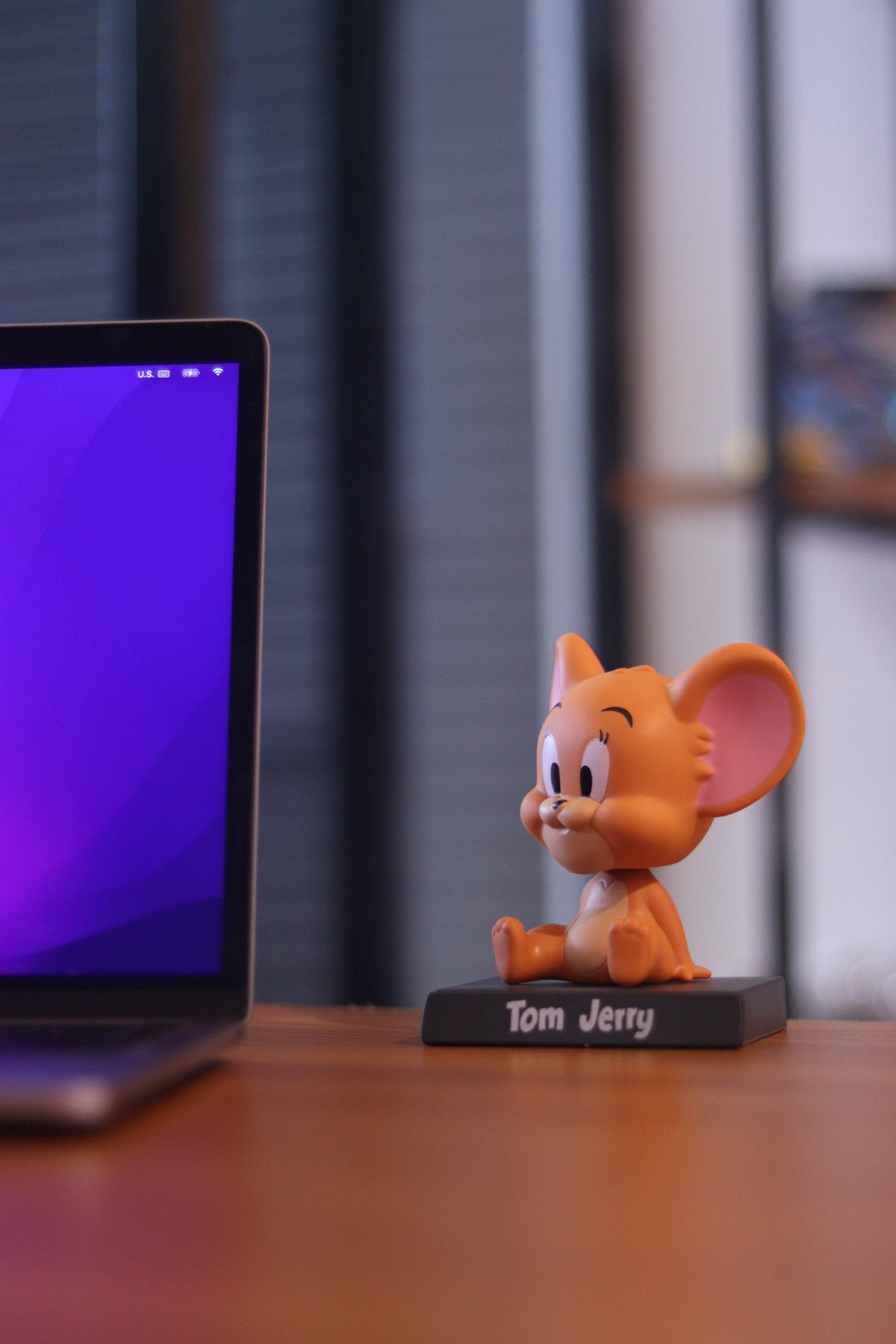 Jerry Bobblehead - Cute Tom and Jerry Wobble Head Collectible Toy | Cartoon Character Desk Decor for Kids & Fans | Onebest