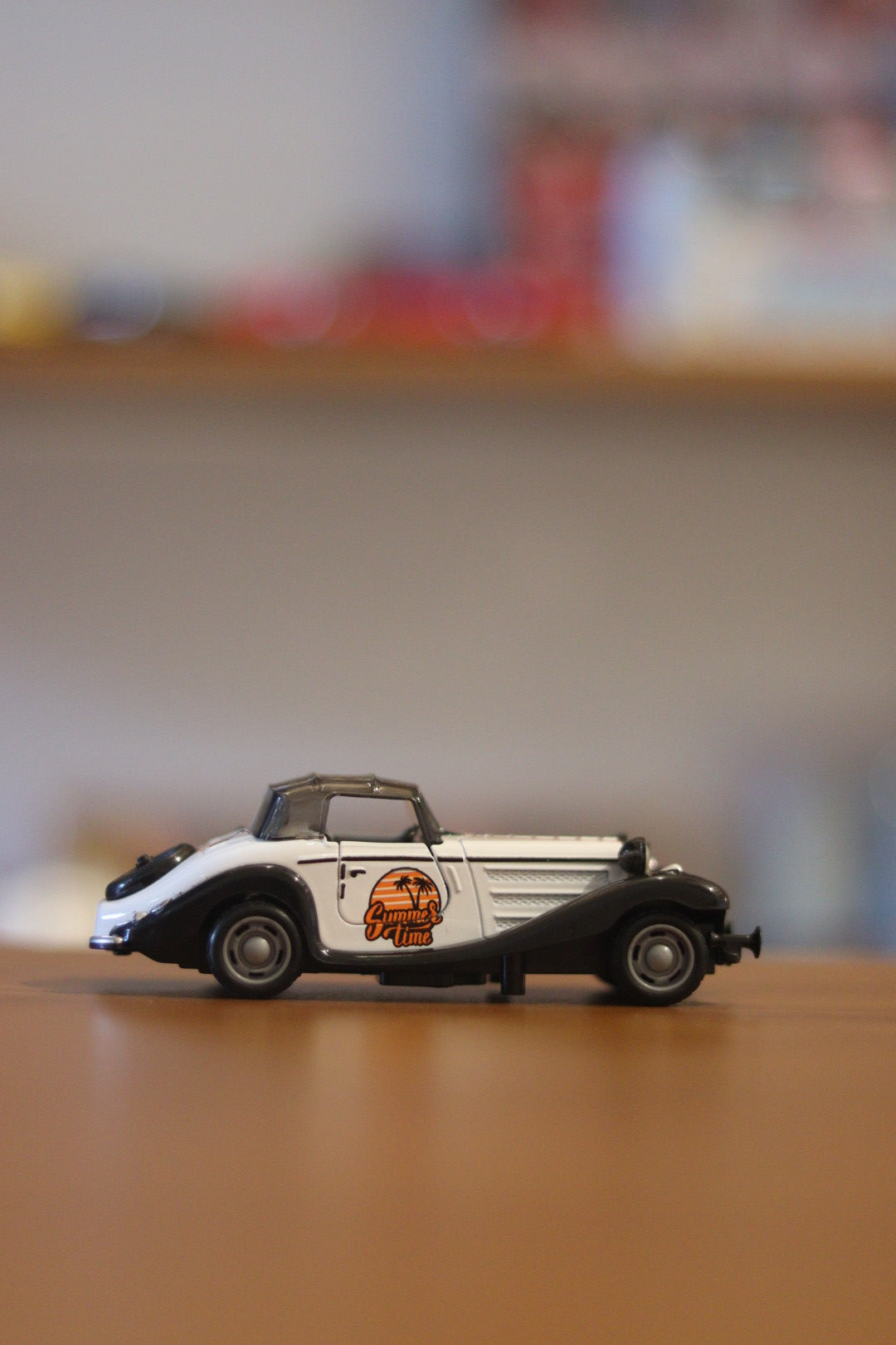 Retro Vintage Diecast Car with Pull Back Action & Openable Doors - Classic Metal Toy | Onebest