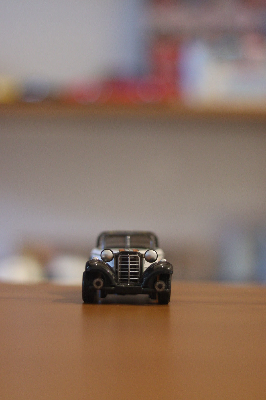 Retro Vintage Diecast Car with Pull Back Action & Openable Doors - Classic Metal Toy | Onebest
