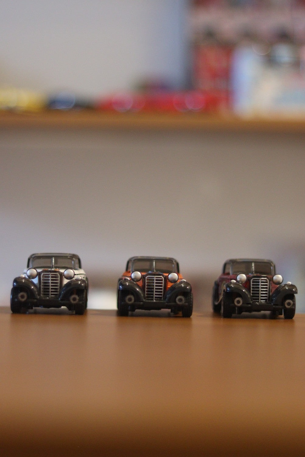 Retro Vintage Diecast Car with Pull Back Action & Openable Doors - Classic Metal Toy | Onebest