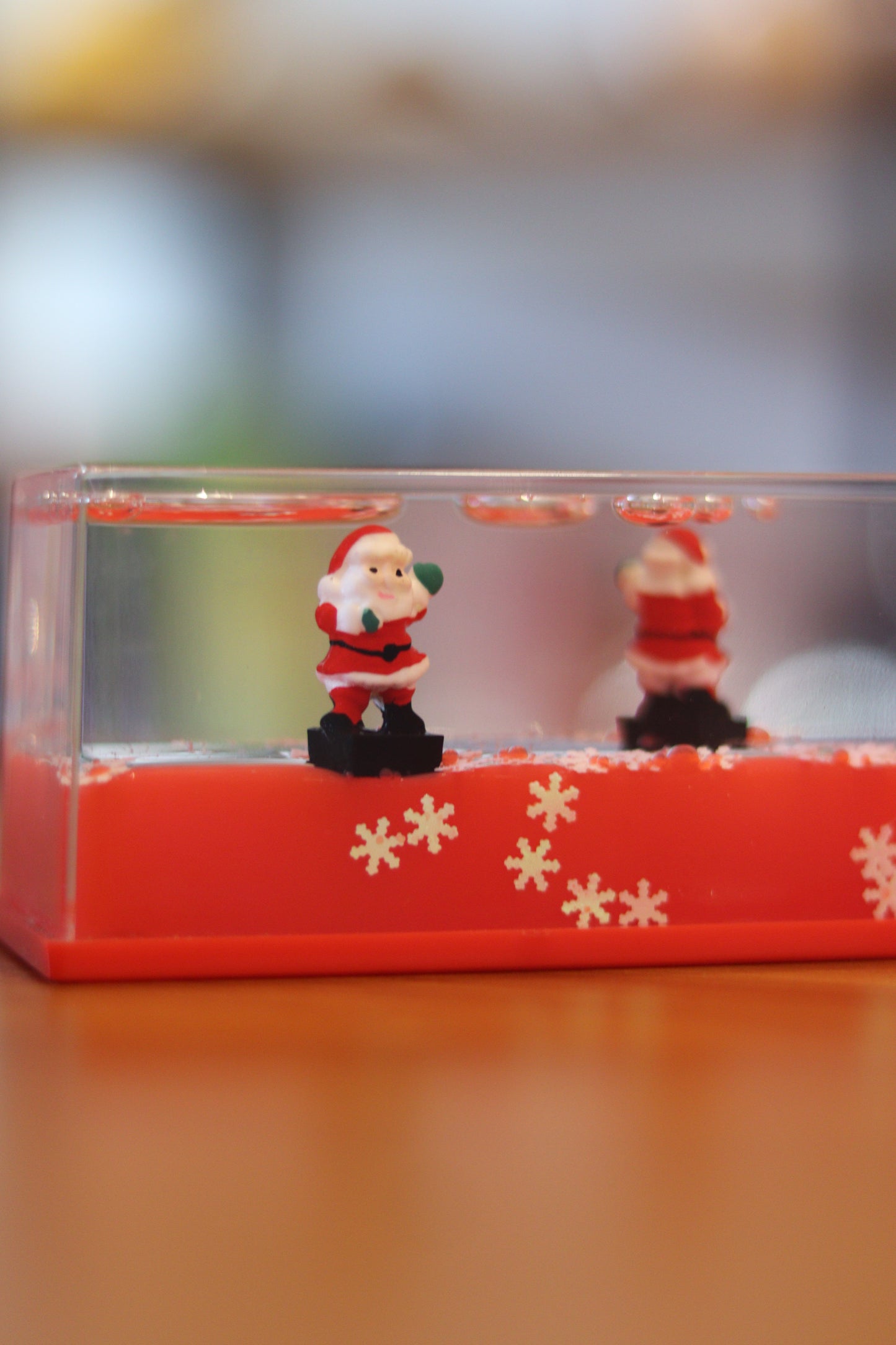 Cute Santa Liquid Motion Desk Showpiece – Christmas-Themed Glitter Floating Decoration | Festive Stress Relief Toy & Holiday Gift | Onebest