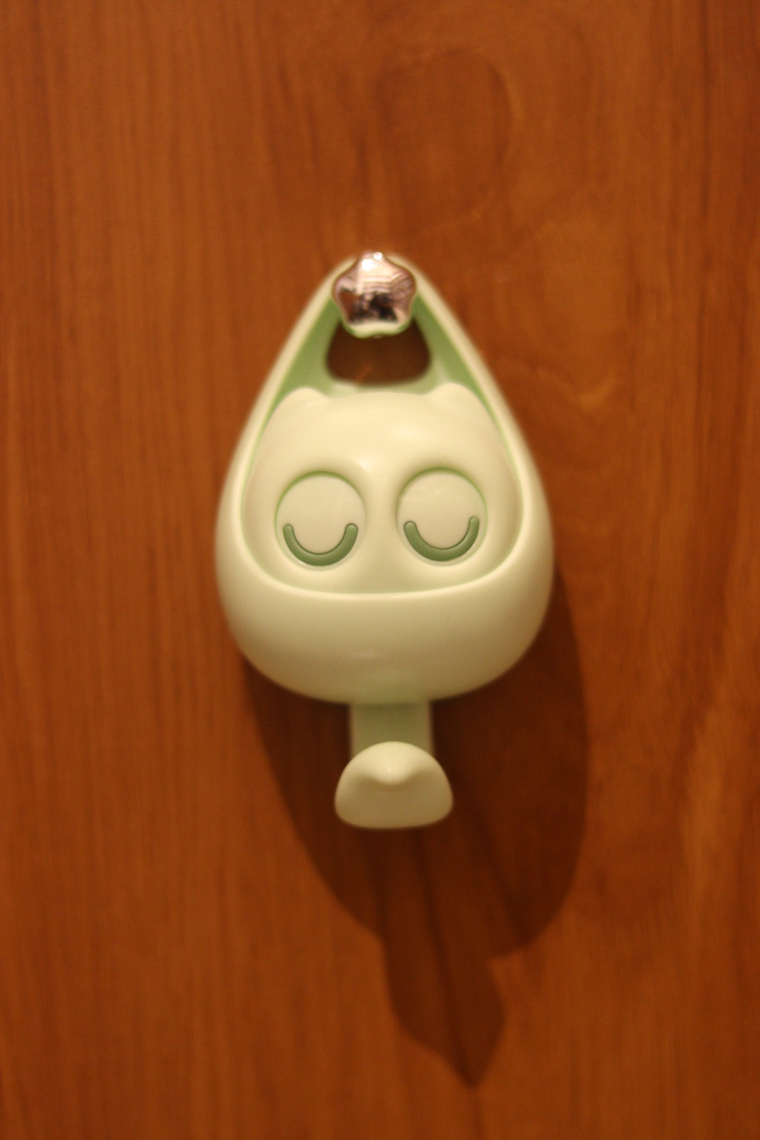 Owl Wall Key Holder - Auto Eye Blink, Wall-Mounted Creative Key Hanger with Sticker | Onebest