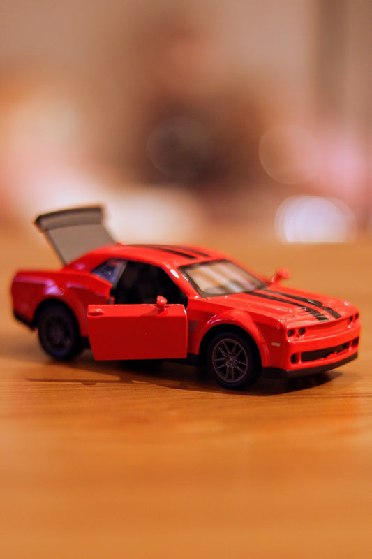 Pull‑Back Alloy Die-Cast Car – Realistic Pull-Drive, Openable Doors & Detailed Design | Onebest