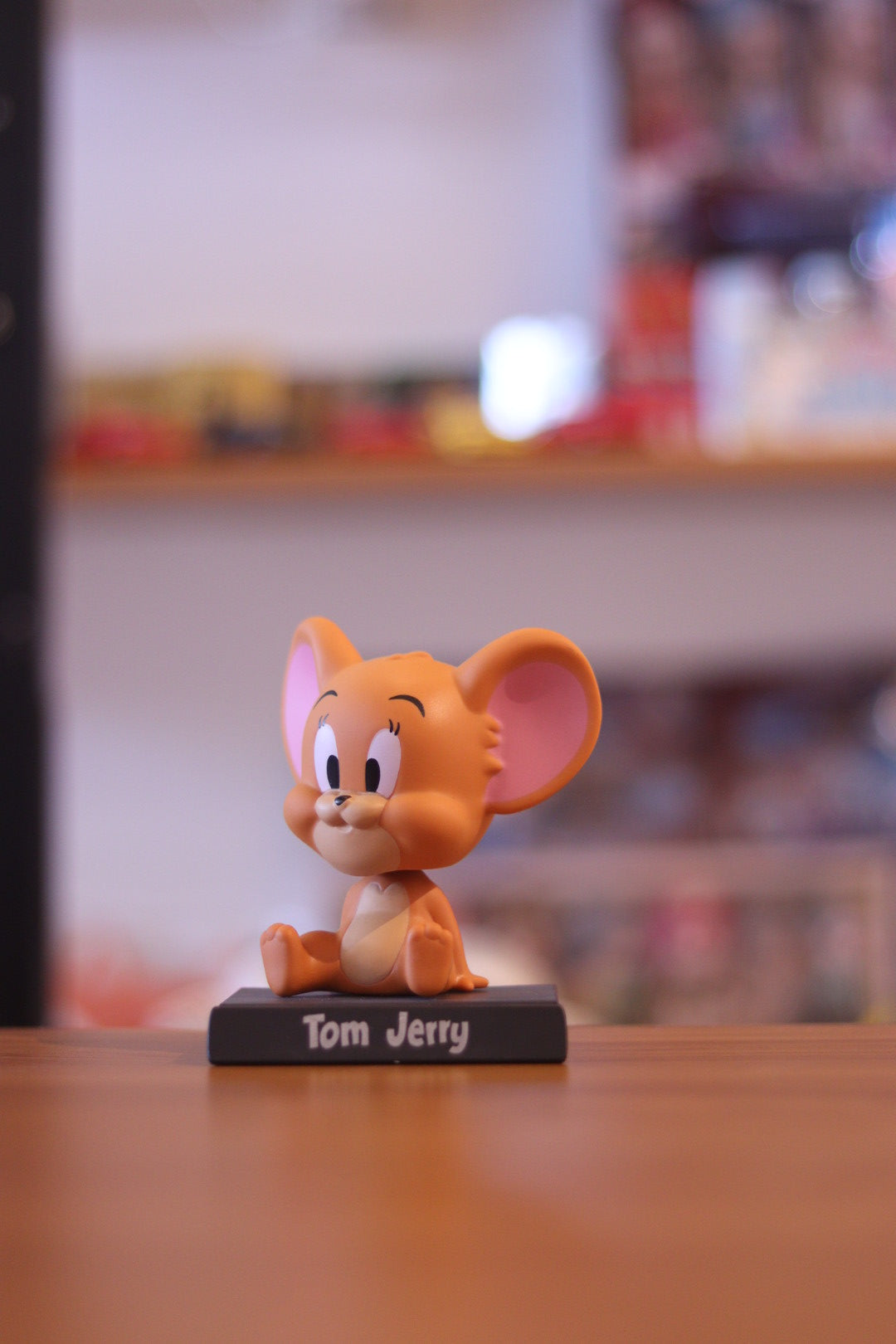 Jerry Bobblehead - Cute Tom and Jerry Wobble Head Collectible Toy | Cartoon Character Desk Decor for Kids & Fans | Onebest