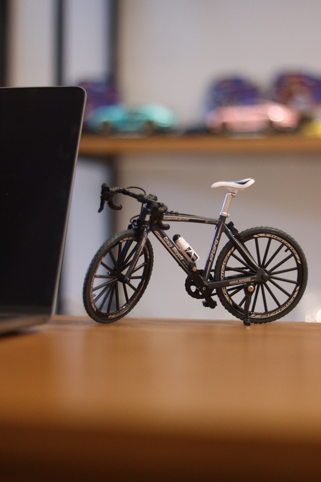 Diecast Alloy Bicycle - 1:8 Scale Miniature Model Bike for Decor & Collection | Onebest