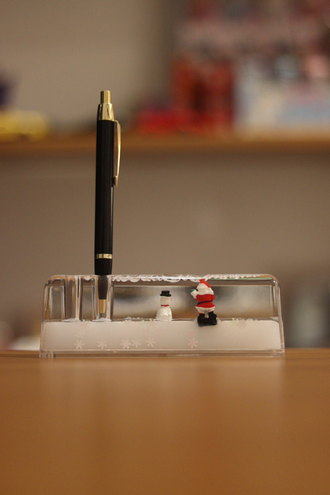Small Christmas Water Glitter with Pen Stand Showpiece - Cute Desk Decor | Onebest