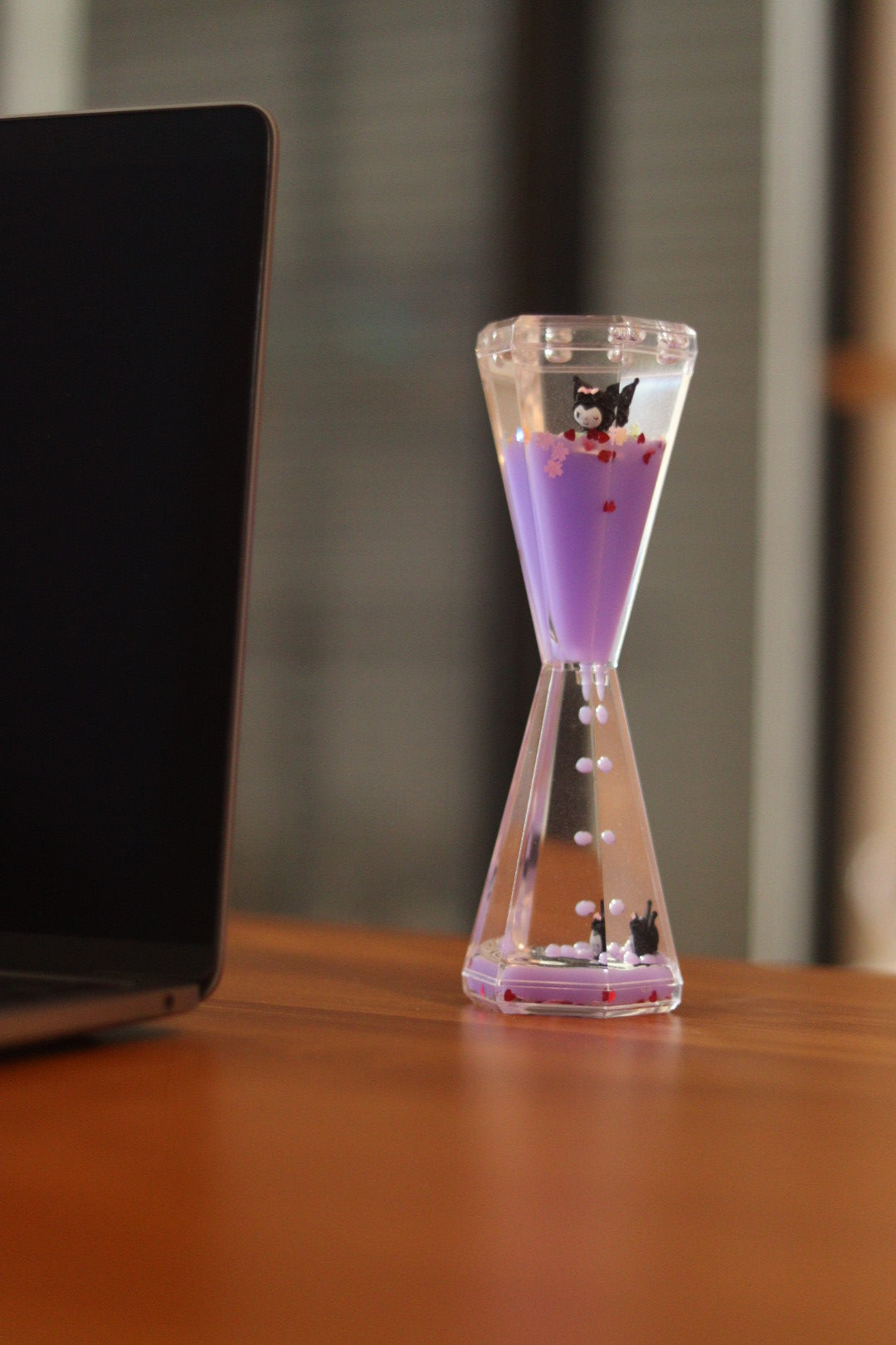 Kuromi Liquid Motion Water Timer Showpiece - Relaxing Liquid Motion Gift for Kids & Loved Ones | Onebest