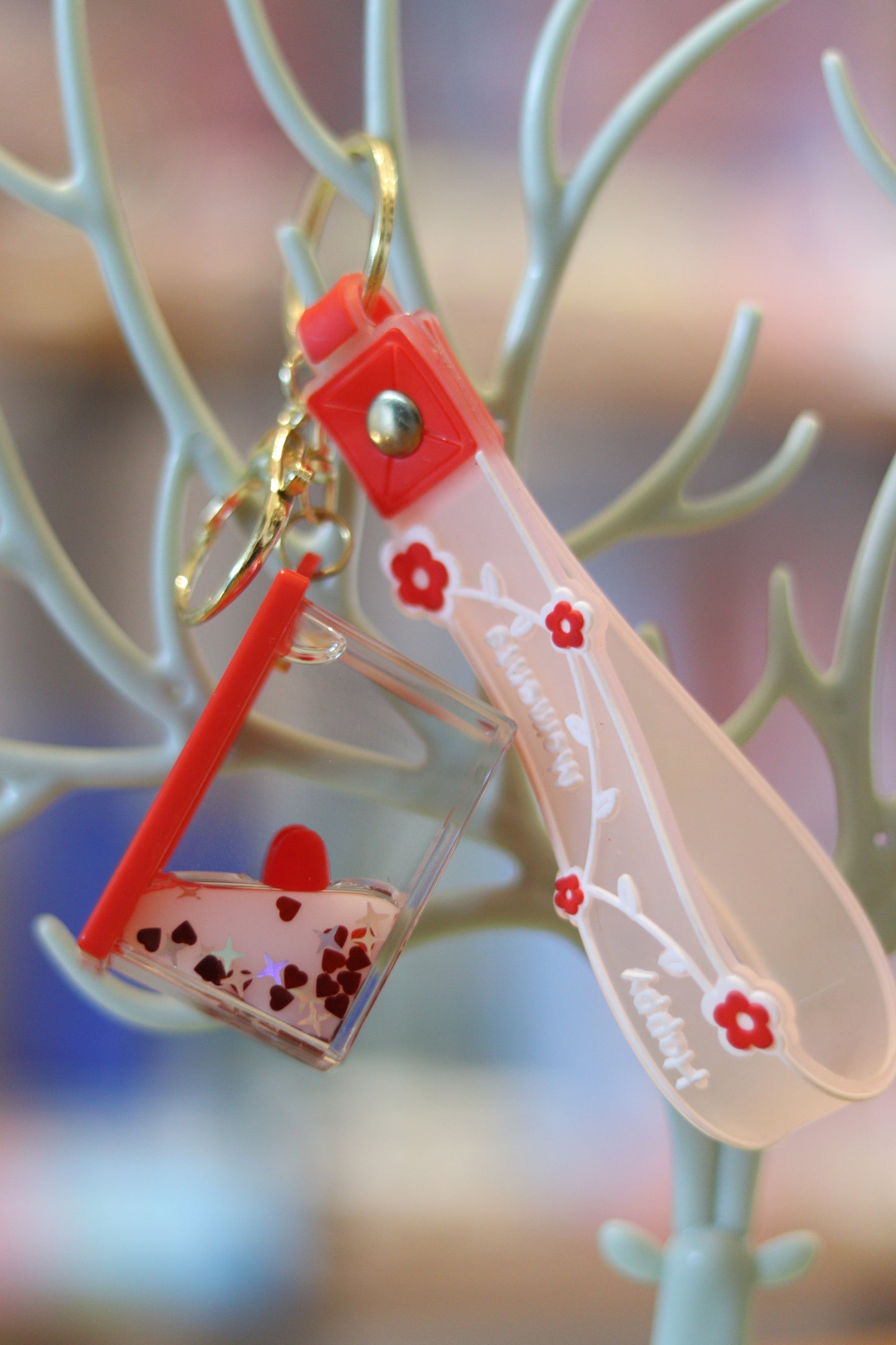 Cute Red Heart Liquid Cup Keychain – Mini Acrylic Drink Charm with Floating Hearts & Glitter | Aesthetic Key Ring with Strap for Bags & Gifts | Onebest ❤️🥤