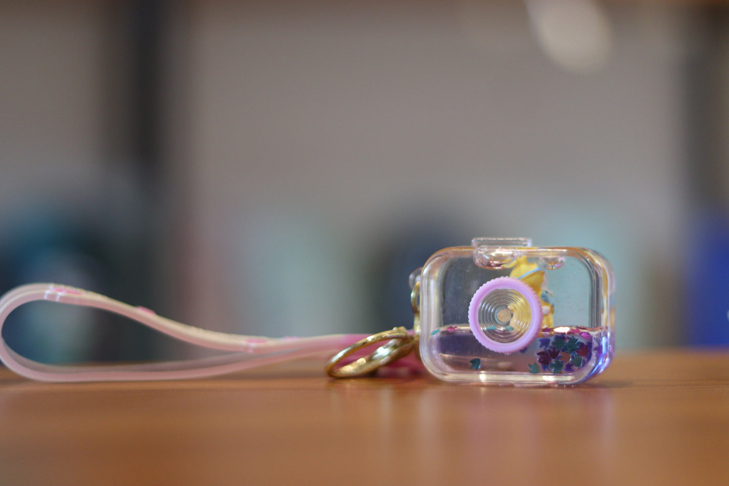 Cute Liquid Camera Keychain – Mini Acrylic Camera Charm with Floating Glitter & Cartoon Figure | Aesthetic Key Ring with Strap for Bags & Gifts | Onebest 📸✨