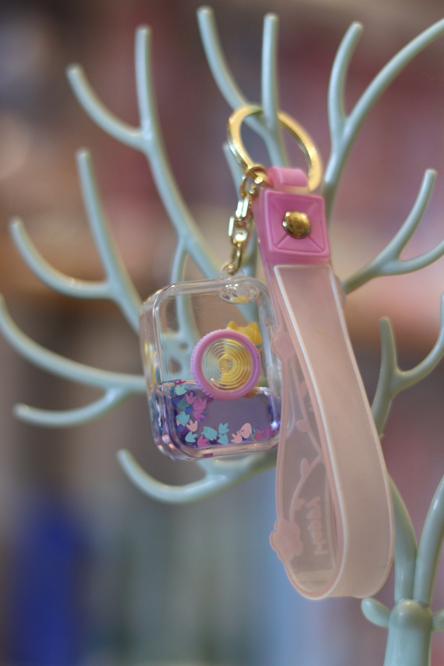 Cute Liquid Camera Keychain – Mini Acrylic Camera Charm with Floating Glitter & Cartoon Figure | Aesthetic Key Ring with Strap for Bags & Gifts | Onebest 📸✨