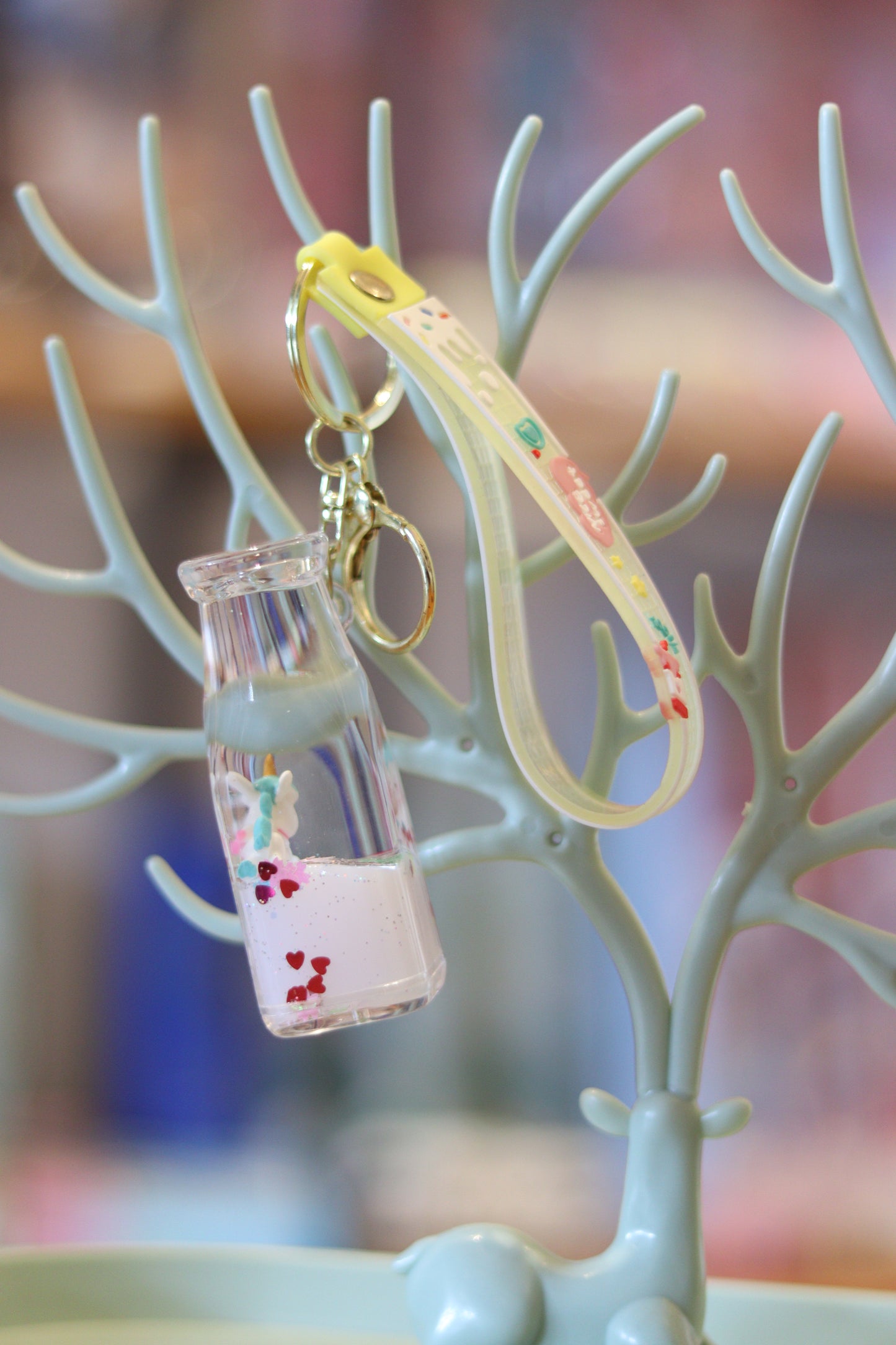 Unicorn Liquid Bottle Keychain – Mini Acrylic Water-Filled Charm with Floating Hearts & Glitter | Cute Pastel Key Ring for Bags & Gifts | Onebest 🦄✨