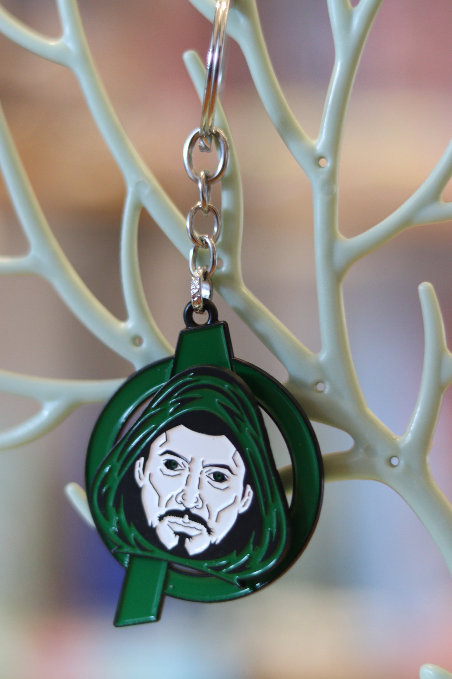 Mystic Green Rotating Metal Keychain – 360° Spin Superhero-Style Emblem Key Ring | Premium Alloy, Durable Key Holder for Boys & Men | Onebest 🟢🔄