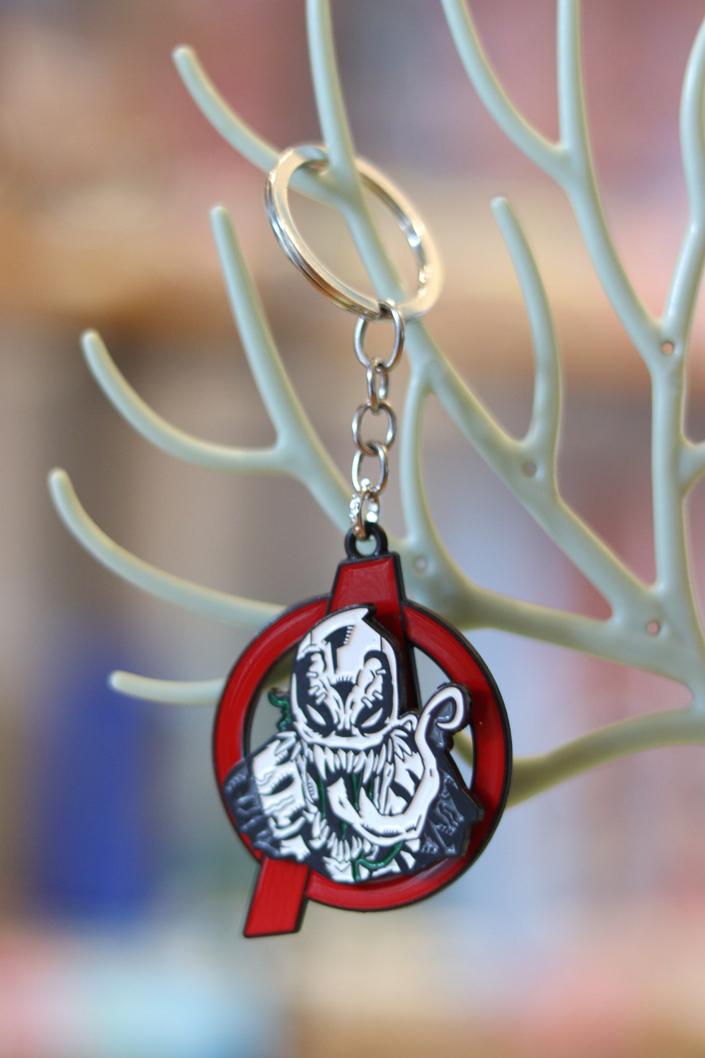 Venom Avengers Rotating Metal Keychain – 360° Spinner Superhero Key Ring | Onebest