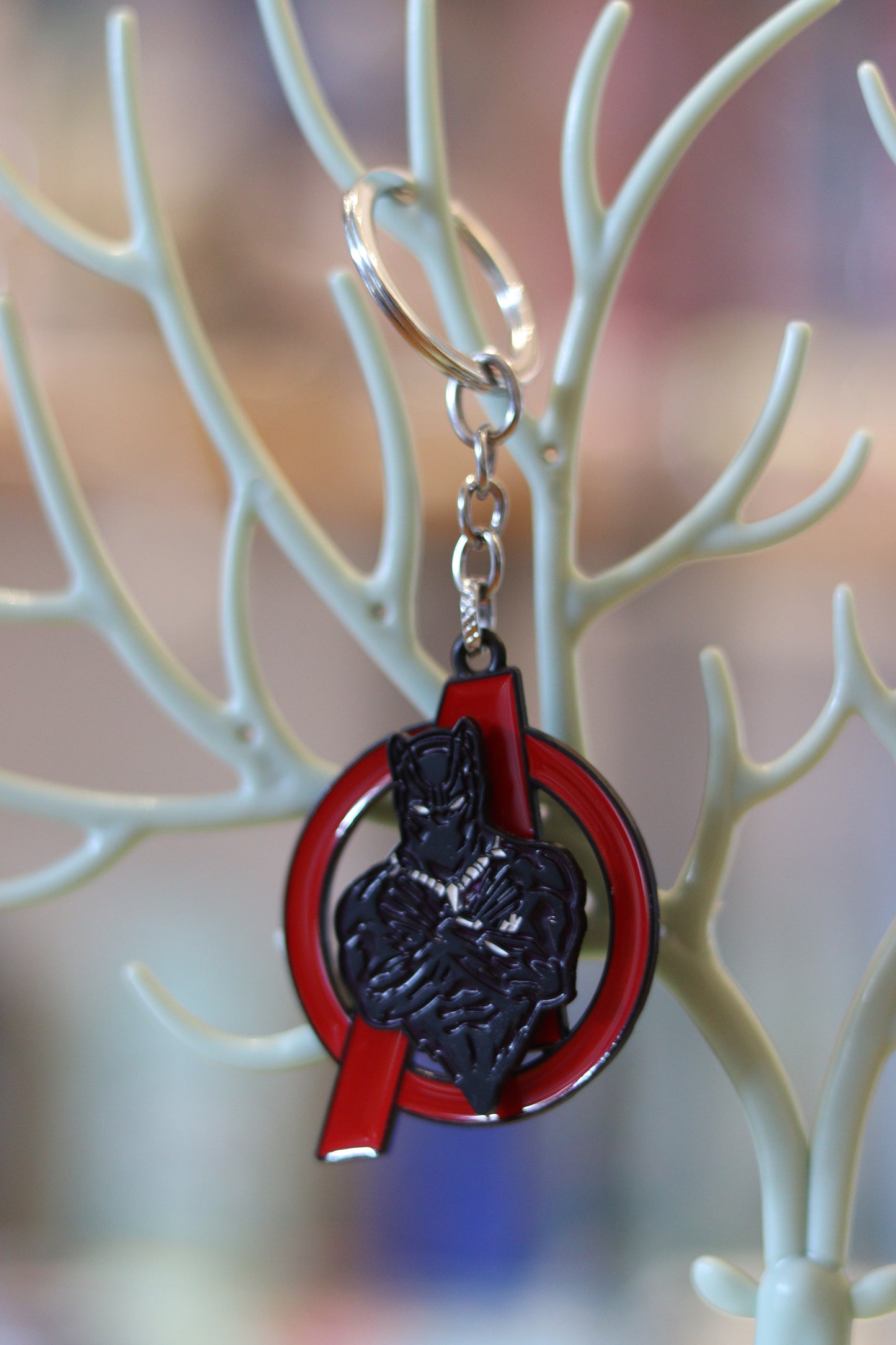 Black Panther Avengers Rotating Metal Keychain – Superhero Pendant Key Ring | Onebest